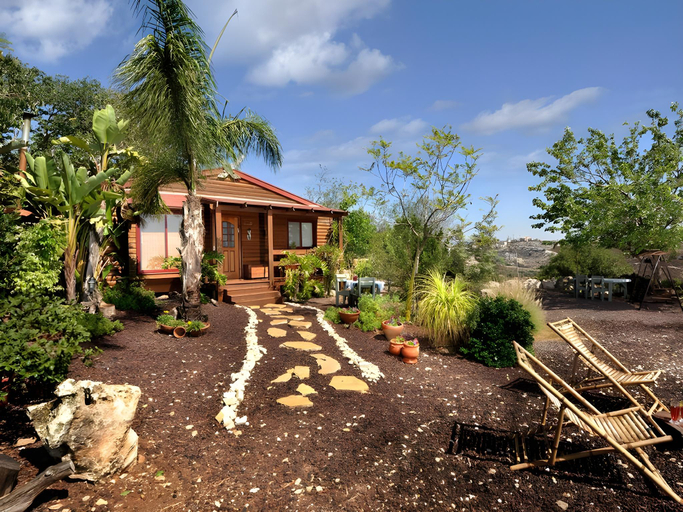 Others 4, Shangri Hila Cabin