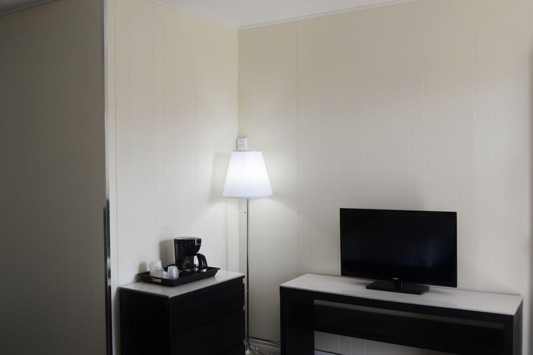 Others 4, Hotel Vow, Perth