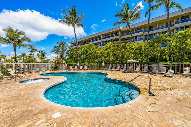 Others 4, Steps to Beach | Maui Banyan King Studio, Maui