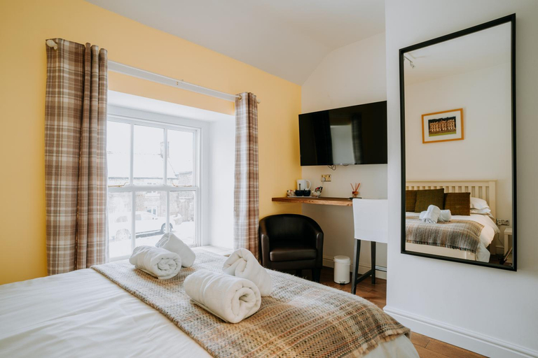 Bedroom, The Greyhound Inn Warslow, Staffordshire