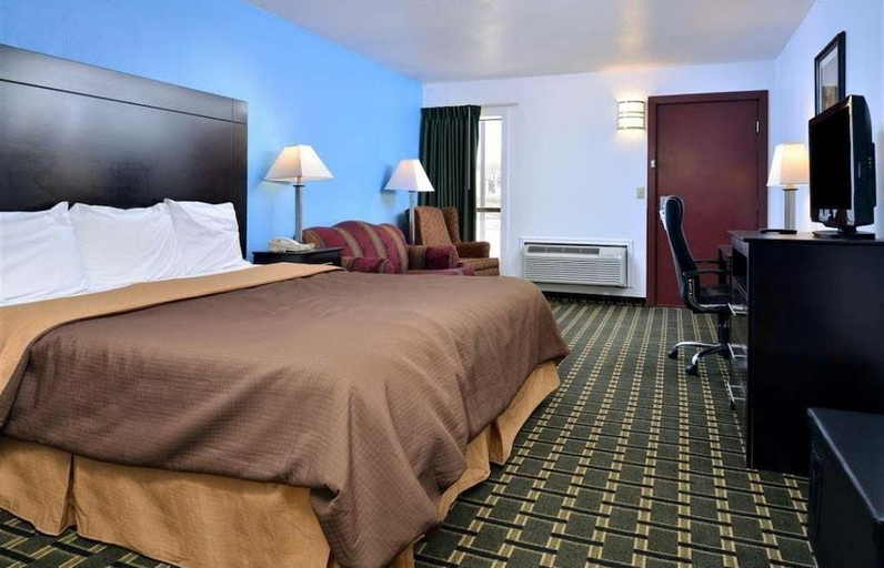 Bedroom 3, Executive Inn, Oklahoma