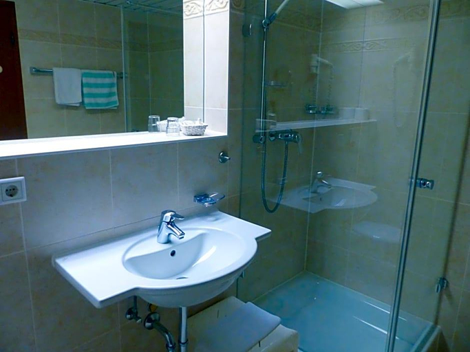 Bathroom 4, Hotel Mayer, Fürstenfeldbruck