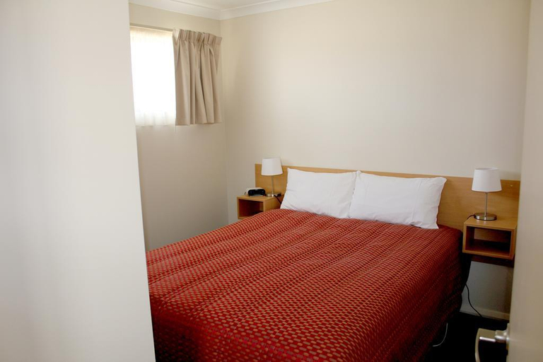 Bedroom 2, BIG4 Hobart Airport Tourist Park Hotel, Clarence