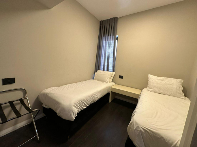 Bedroom 4, Lev Yerushalayim