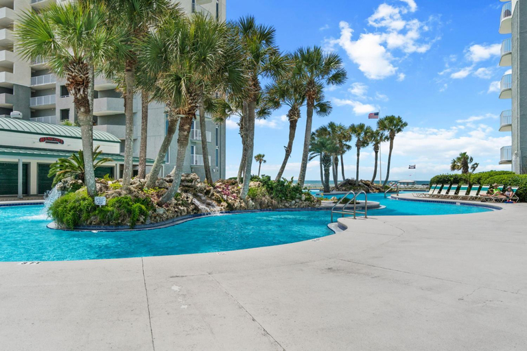 Sport & Beauty 2, Long Beach Resort by Panhandle Getaways, Bay