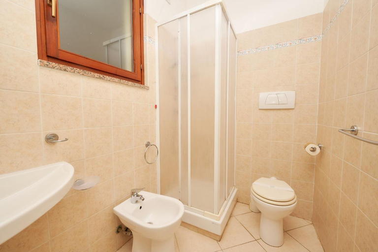 Bathroom 3, Pineta Azzurra, Grosseto