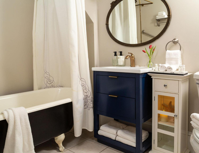 Bathroom, White Doe Inn Bed & Breakfast, Dare