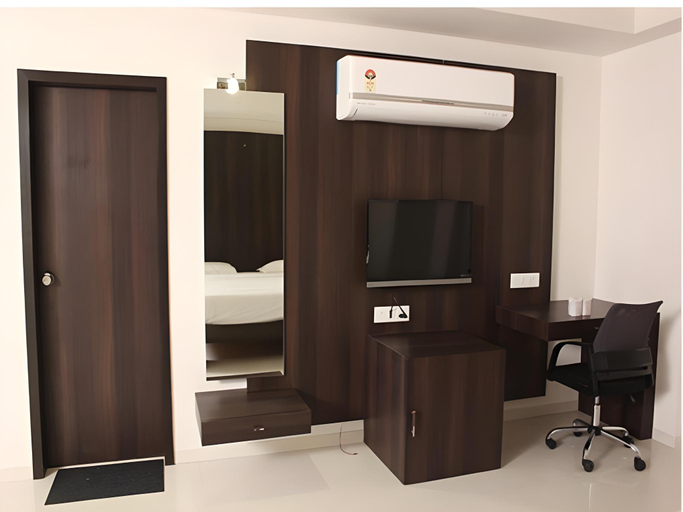 Others 3, Hotel Magnum Inn, Junagadh