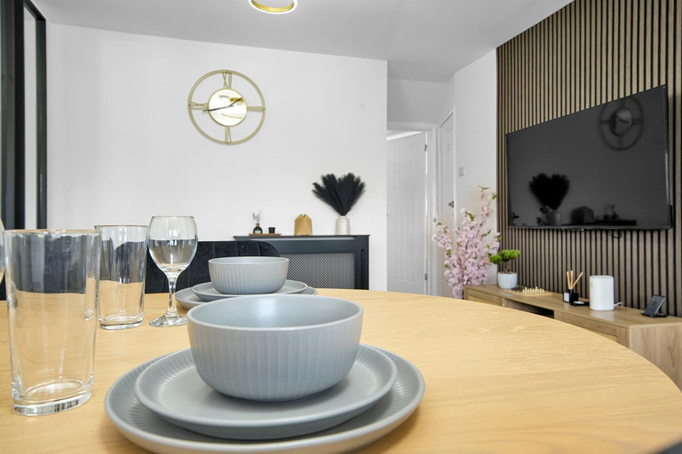 Food & Drinks, Hamdan Suites Stratford London, London
