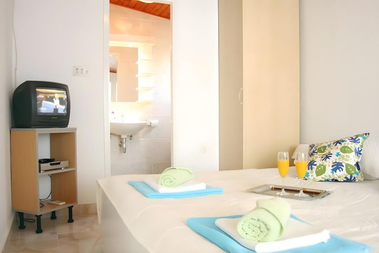 Bedroom 2, Apartment Roso, Makarska