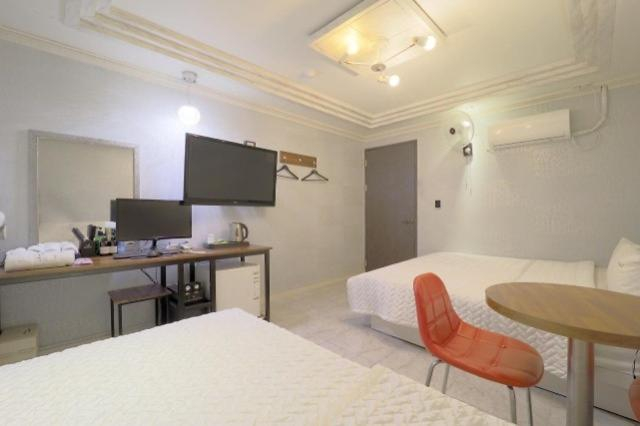 Bedroom 2, Busan Gupo A, Gangseo