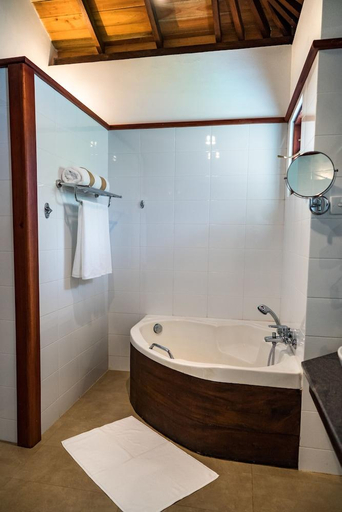 Others 5, Amaya Lake, Dambulla