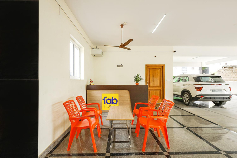 Public Area 2, FabHotel Karthikeya Residency - 900m from Tirupati Bus Stand, Chittoor