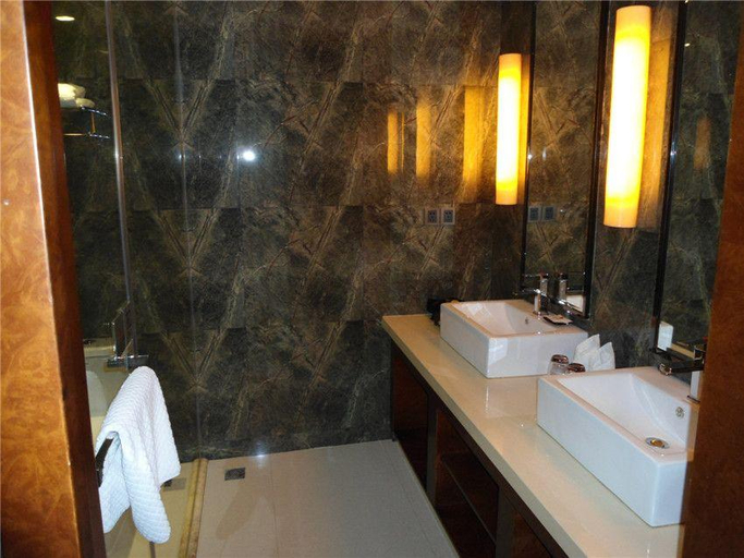 Bathroom 4, Qian Dao Hu Hotel, Qiannan Buyei and Miao