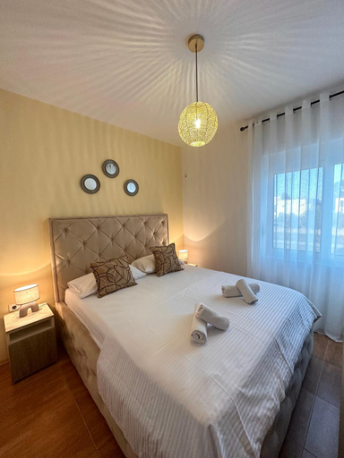Bedroom 2, Apartmens Xhenis Lux