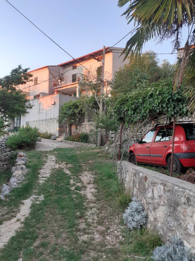 Others 4, VIKTOR I SILVANA, Cres