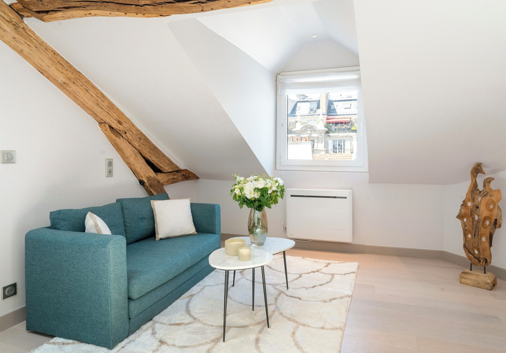 Living area 2, 1537 Bourg Tibourg, Paris