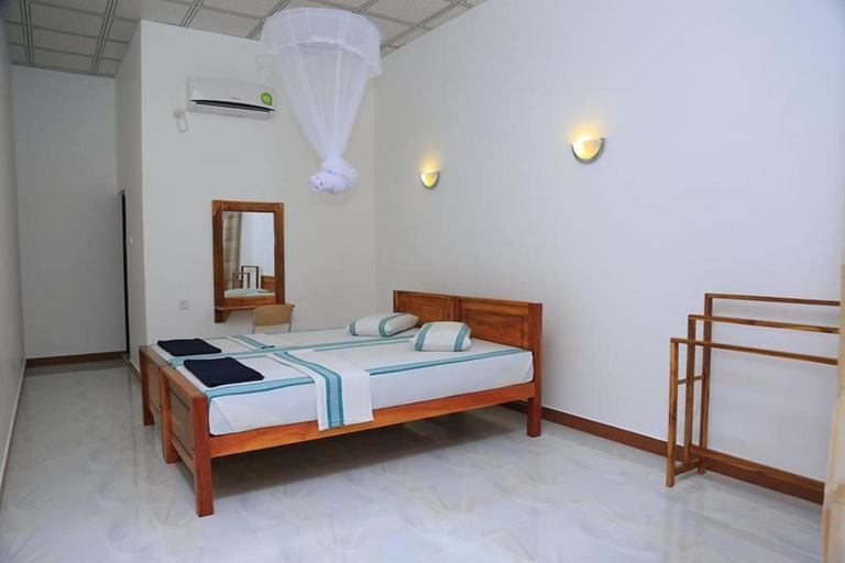 Bedroom 2, La Safari Inn, Thissamaharama