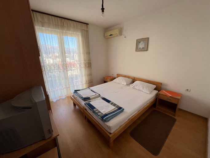 Others 4, Guest House Plima 2