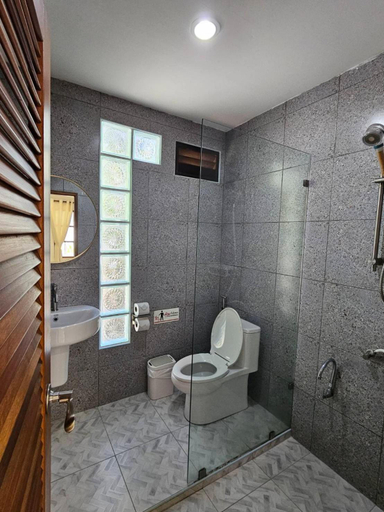 Bathroom 3, Tropical Oasis Aoyon Beach House, Phuket Island