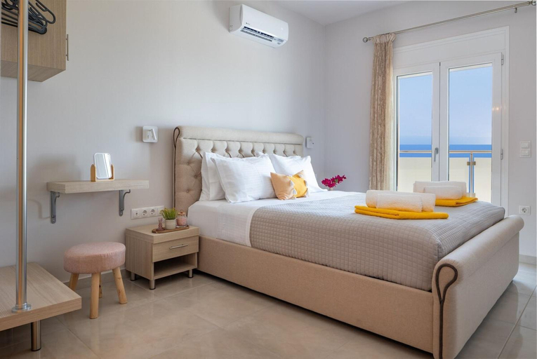 2, Gianna's Panoramic Seaview Twin Villas with pools, Crete