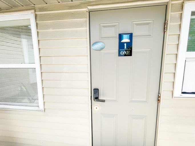 Others 4, Beautiful room in prime location, Pinellas