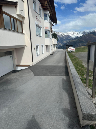 Others 5, Haus Aventurin, Landeck