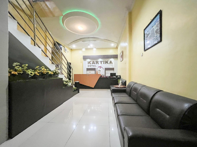 Public Area 3, Kartika Hotel Syariah Pacitan Mitra RedDoorz, Pacitan