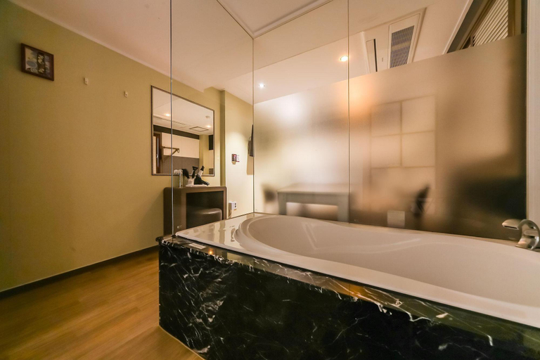 Bathroom, Daegu Pyeongridong The Maison, Buk