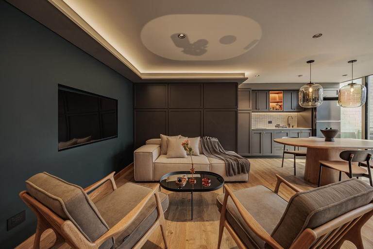 Others 5, H10 - Provenza, Medellín