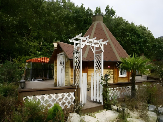Others 5, Finlandvillage Pension, Geoje