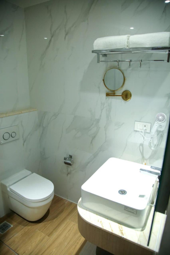 Bathroom 4, LEAF HOTEL, Tiruvannamalai