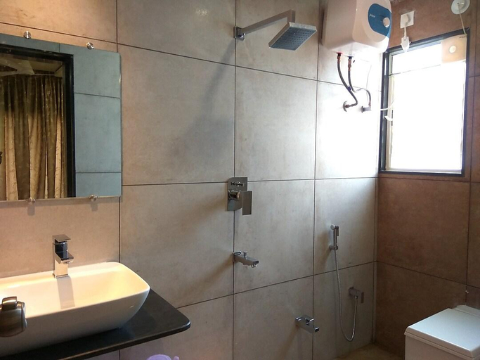 Bathroom 4, Hotel Manasi inn, Satara, Satara