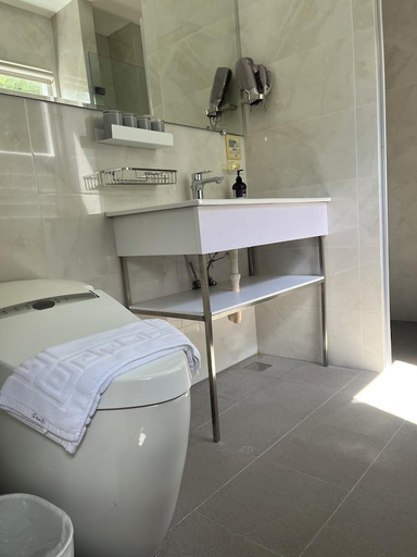 Bathroom 3, Xi Tou in Sunny Day Inn, Nantou