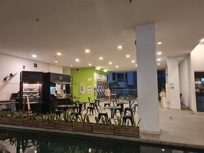 Food & Drinks 3, Hostel At Regalia Sky Pool, Kuala Lumpur