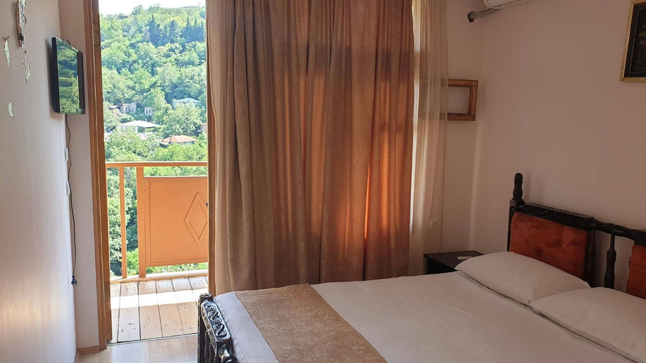 Bedroom 2, Sighnaghi Central Guest House, Signagi