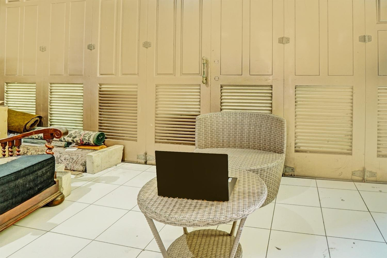 Public Area 5, Hotel O Kost Pak Suyatno Syariah, Madiun