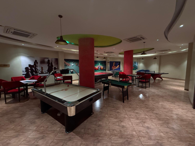 Food & Drinks 5, RAJHANSH BELLIZA SURAT, Surat