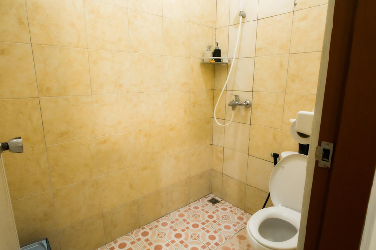 Bathroom 3, Manda's Homestay, Denpasar