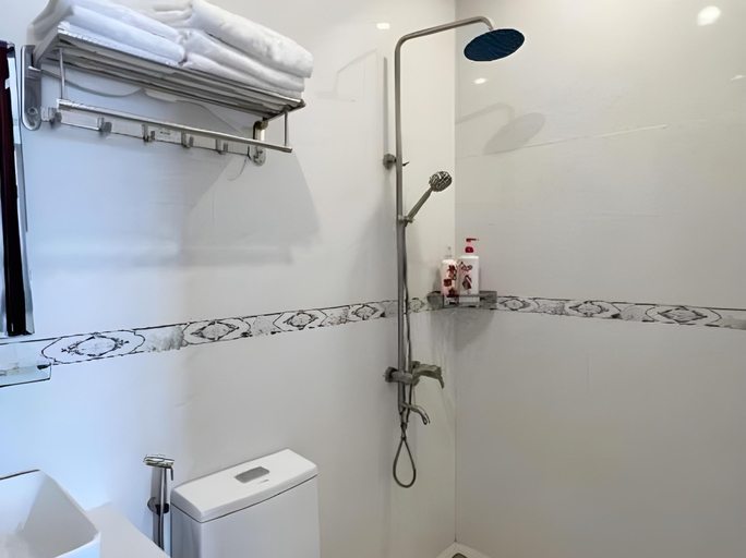 Bathroom 2, Rubillion Hotel, Vũng Tàu