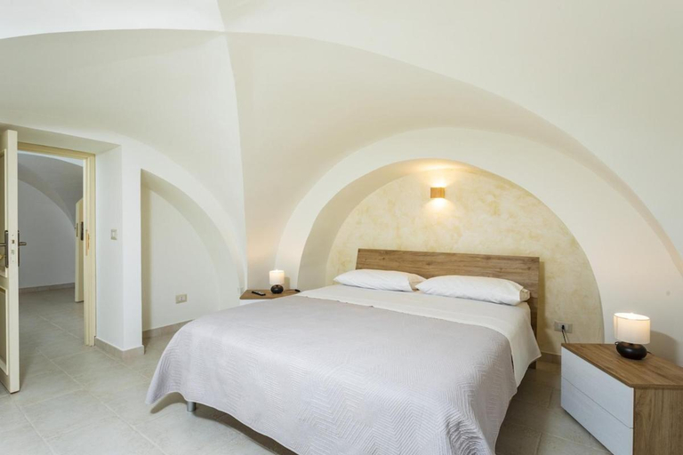 Others 5, Badima' Sicily House, Catania
