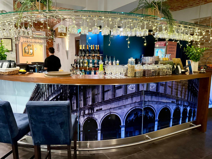 Food & Drinks 2, DK Dyplomat, Olsztyn