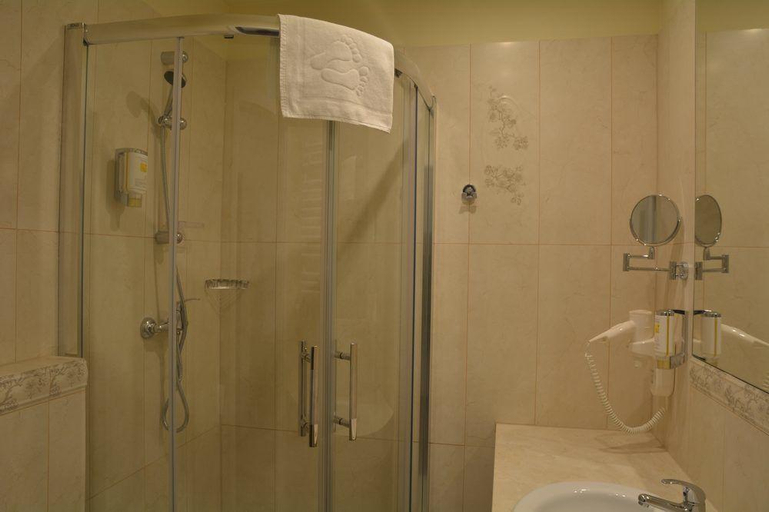 Bathroom 4, Pergamin Old Town Apartments, Kraków City