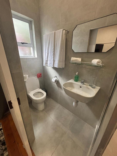 Bathroom 3, 30 on 6th, City of Cape Town