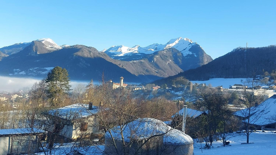 Others 4, Yourtes Olachat proche Annecy, Haute-Savoie