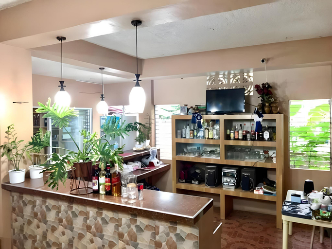 Food & Drinks 4, Bananaland Cottages, Panglao