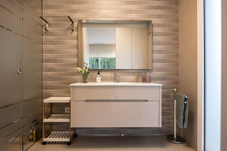 Bathroom 5, Las Colinas Golf & Country Club, Alicante