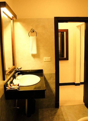 Bathroom, Hotel One DG Khan, Dera Ghazi Khan
