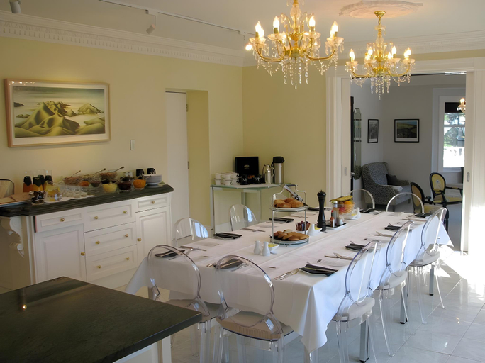 Food & Drinks, Camp Estate at Larnach Castle, Dunedin