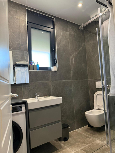 Bathroom 2, ABC Apartments Korca, Korçës